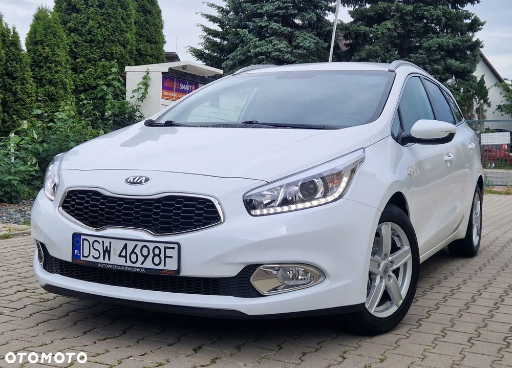Kia Ceed 1.6 GDI Dream Team Edition - 9