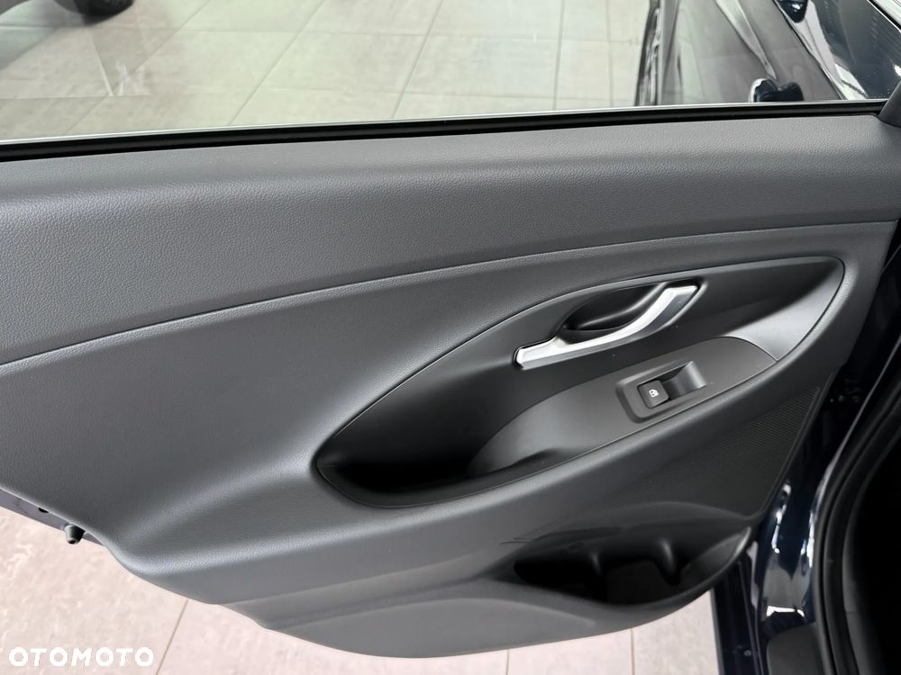 Hyundai i30 1.6 T-GDI Modern DCT - 12