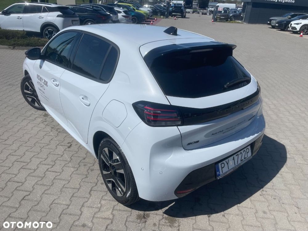 Peugeot 208 - 8