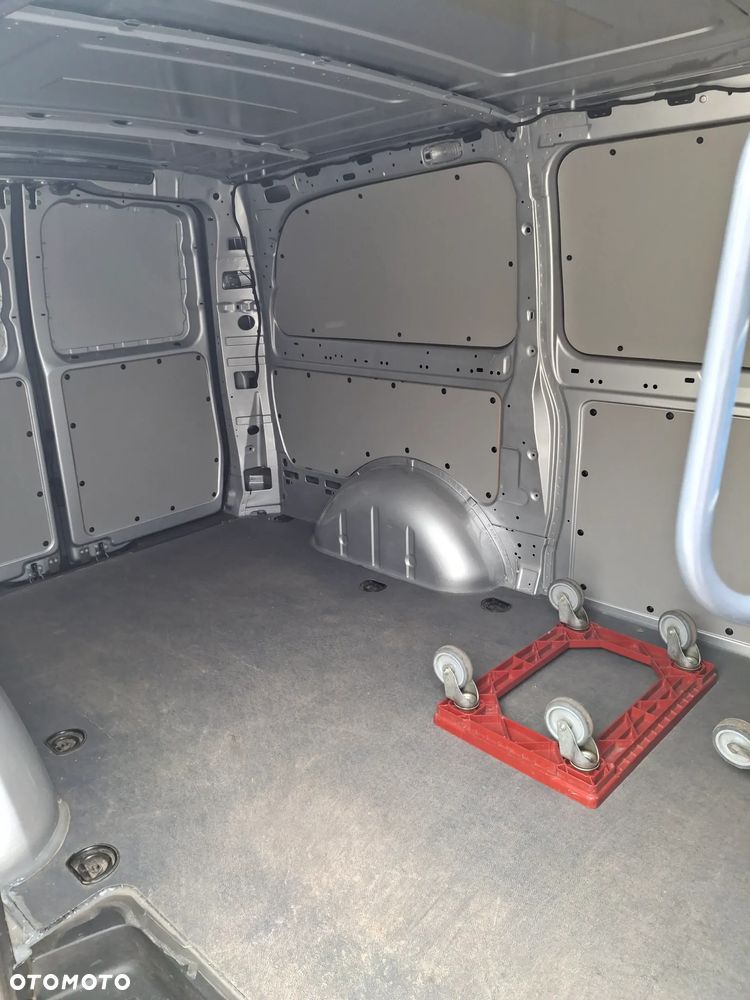 Mercedes-Benz evito - 6