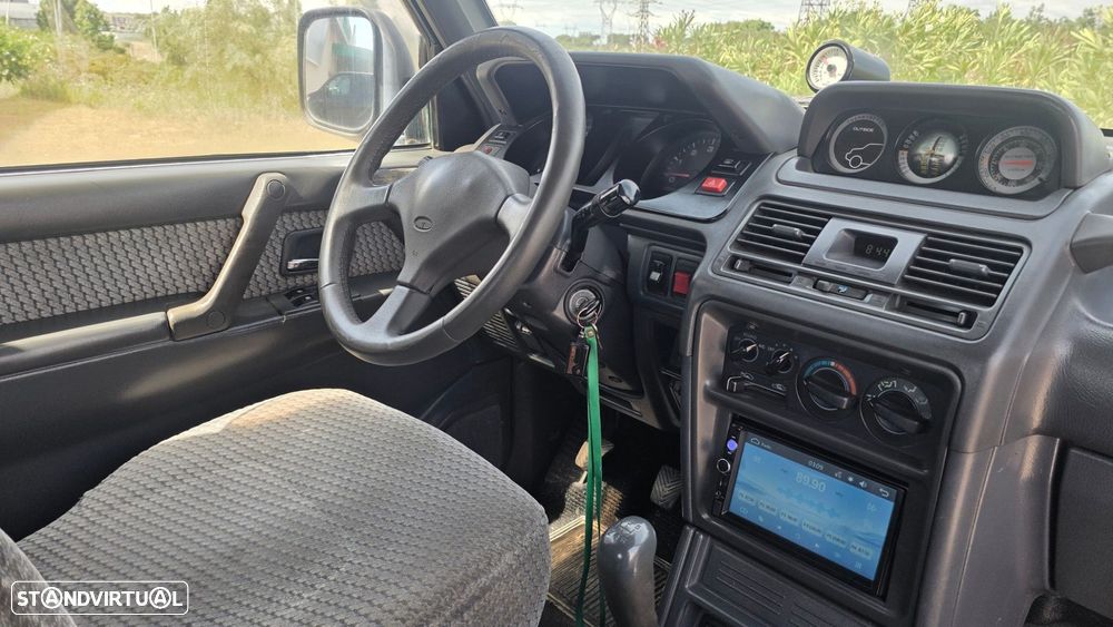 Mitsubishi Pajero 2.5 TD GLX - 24