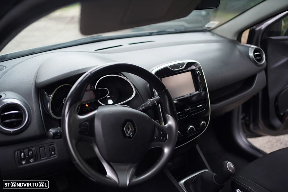 Renault Clio Sport Tourer - 22