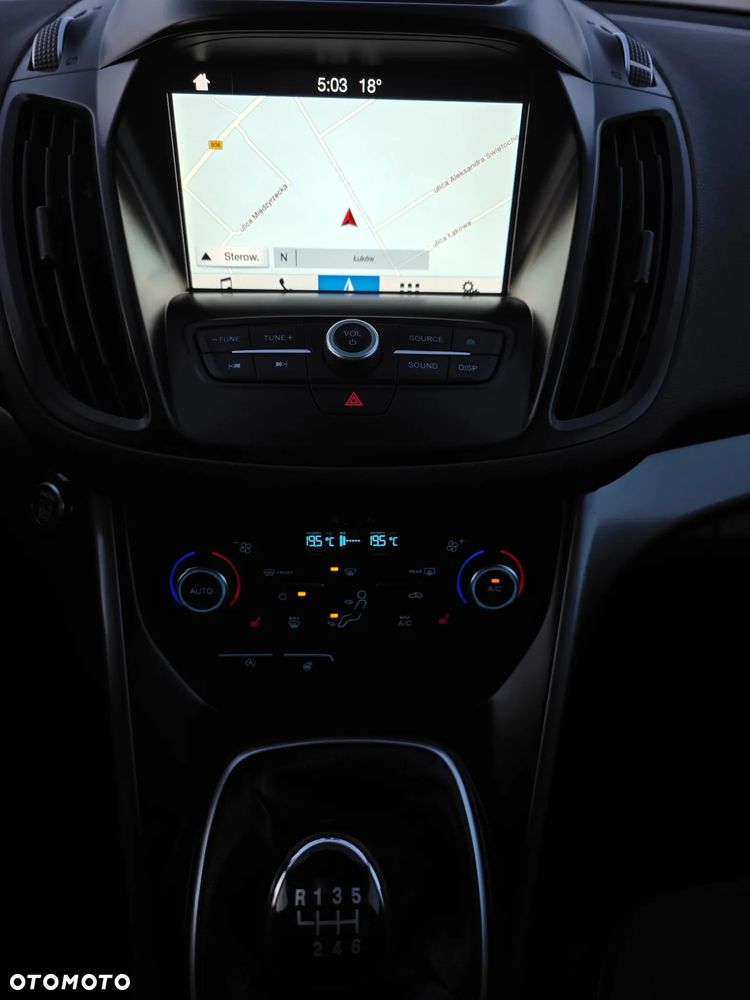 Ford Kuga 1.5 EcoBoost 2x4 Titanium - 30