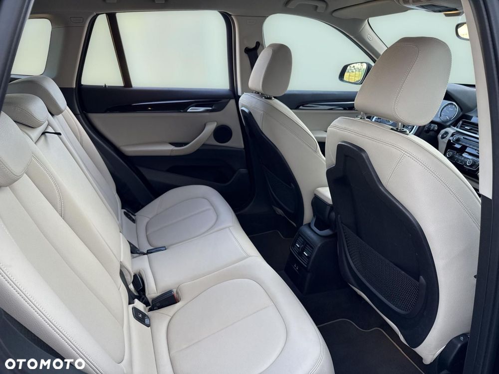 BMW X1 sDrive18d xLine - 15