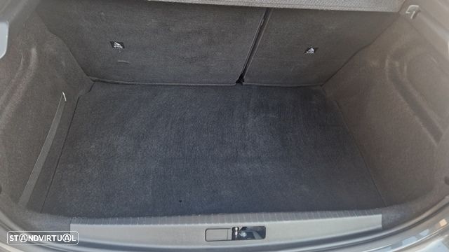 Peugeot 208 1.2 PureTech Allure EAT8 - 17