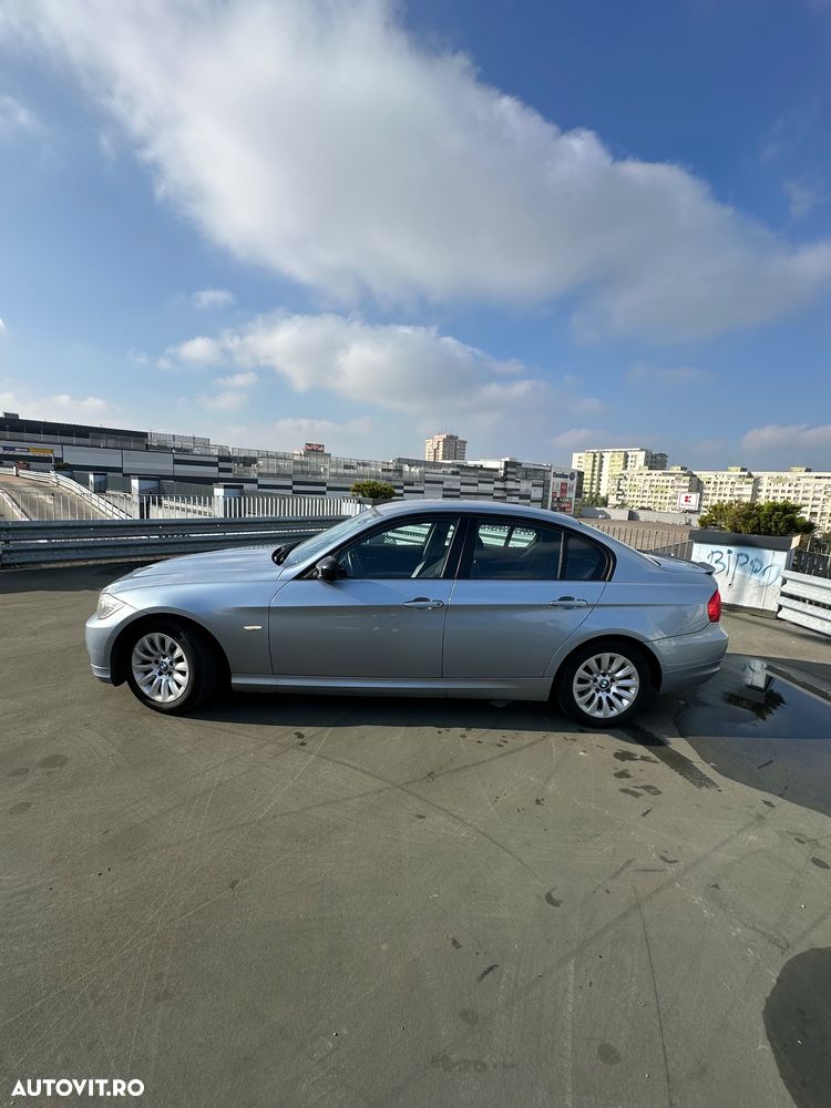 BMW Seria 3 316i - 4