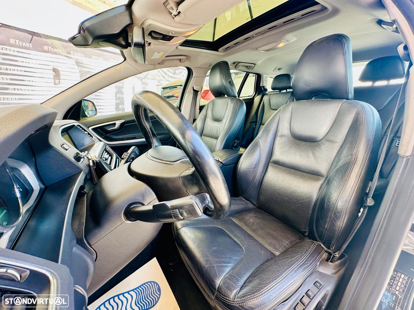 Volvo V60 2.4 D6 Momentum AWD Phev - 15