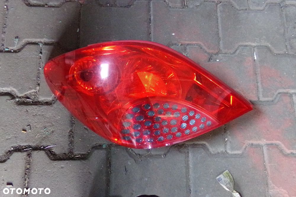 Lampa lewy tył Visteon VP5PFX-13405-A Peugeot 207