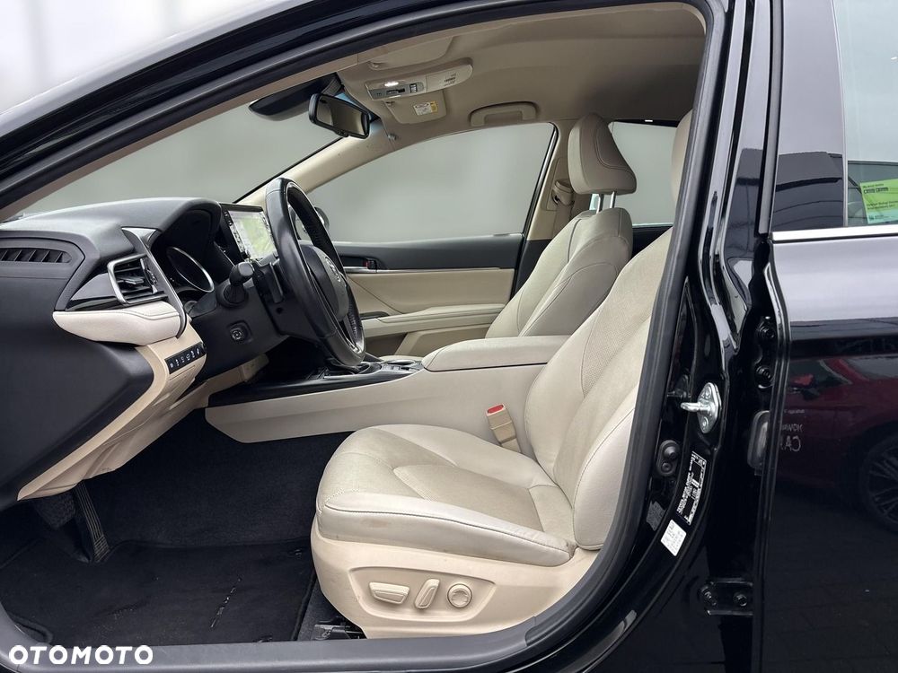 Toyota Camry 2.5 Hybrid Executive CVT - 15