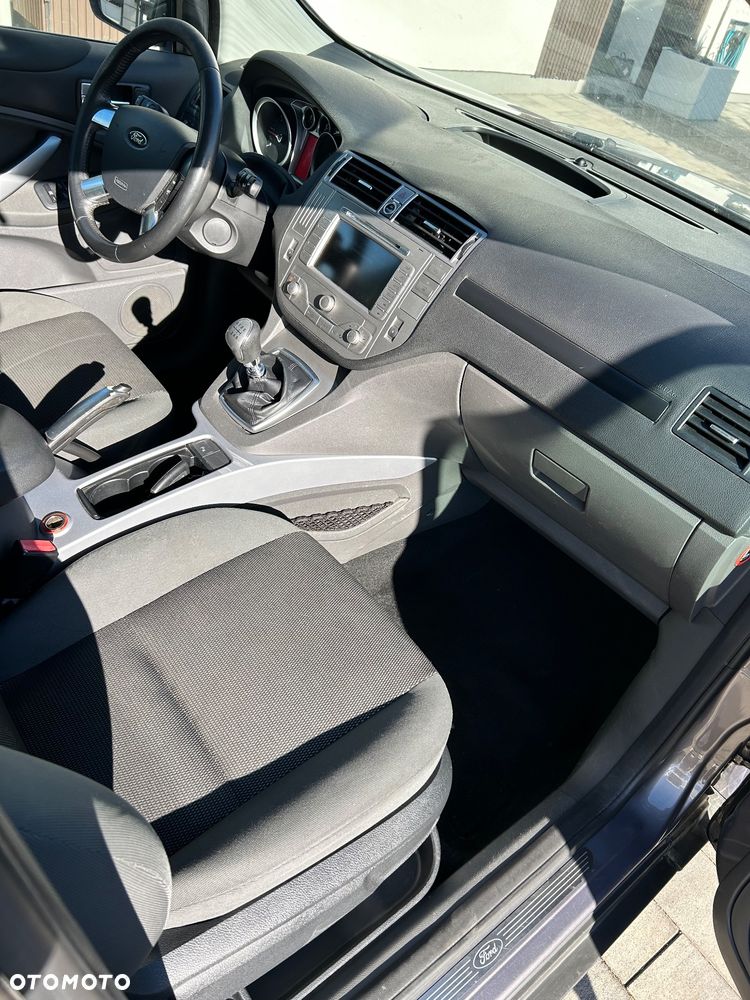 Ford Kuga - 11