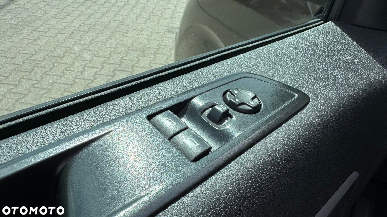 Peugeot Traveller - 6