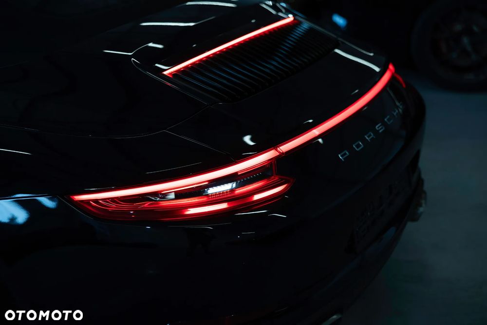 Porsche 911 Carrera 4 Cabriolet PDK - 14