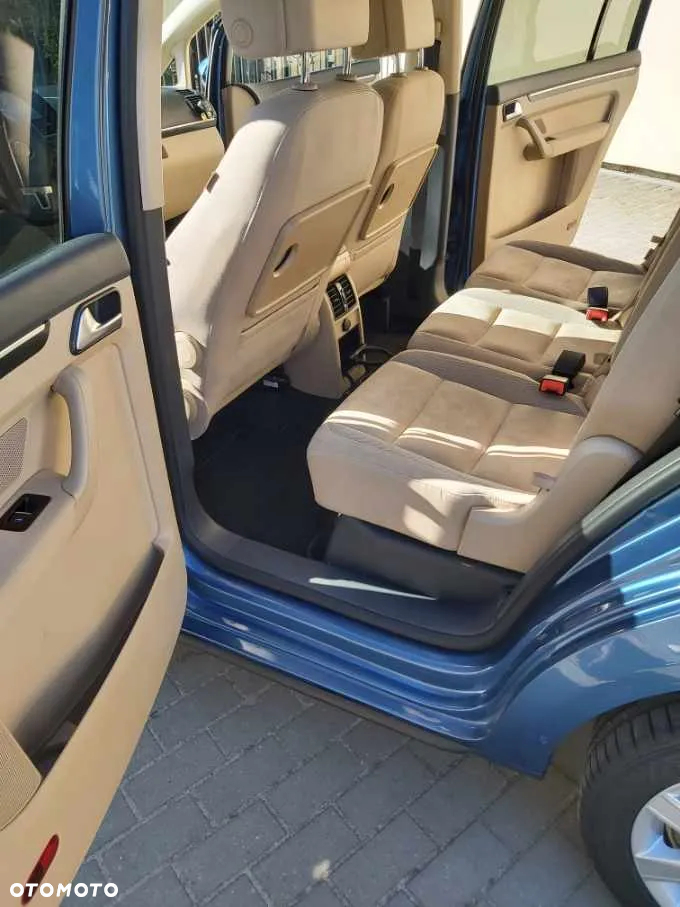 Volkswagen Touran - 3