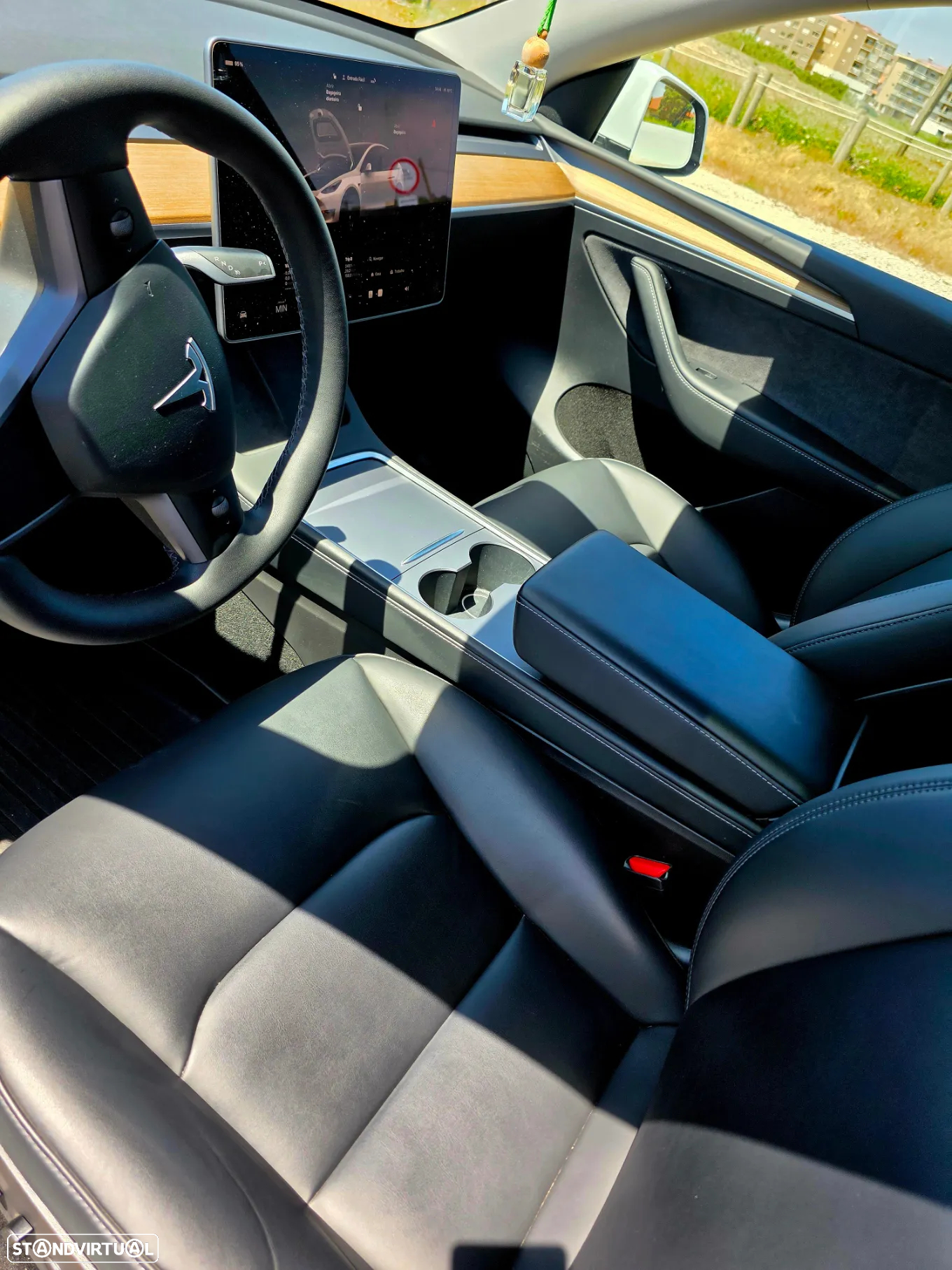 Tesla Model Y Long Range Dual Motor AWD - 13