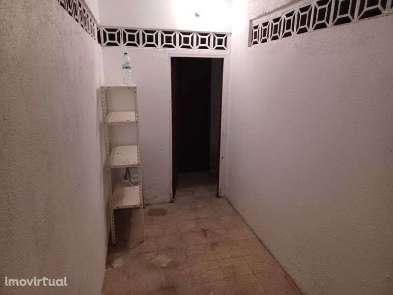 Arrecadação com 5.10 m2 - Faro - Grande imagem: 3/4