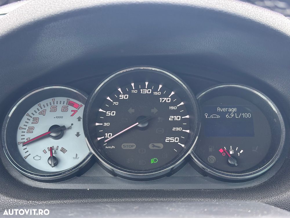 Renault Megane TCe 180 GT - 10