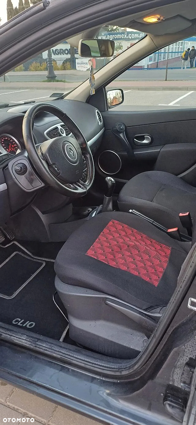 Renault Clio 1.5 dCi Grandtour Dynamique - 19