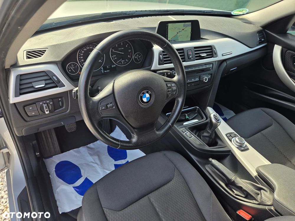 BMW Seria 3 318d xDrive M Sport Shadow - 20