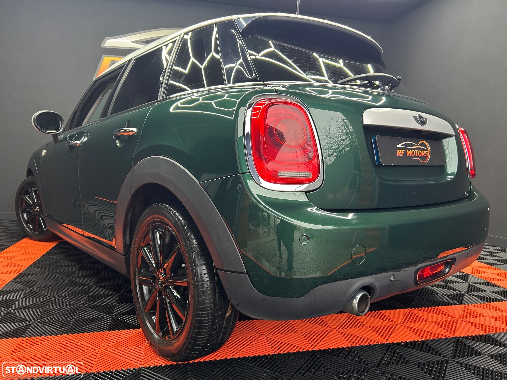 MINI 5 Portas Cooper D Auto - 26