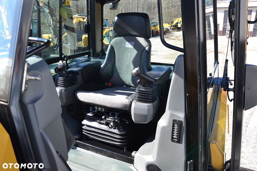 Caterpillar CAT D6K LGP - 22