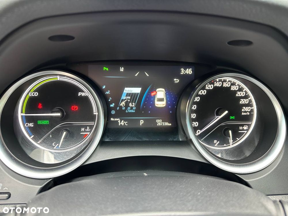 Toyota Camry 2.5 Hybrid Executive CVT - 8