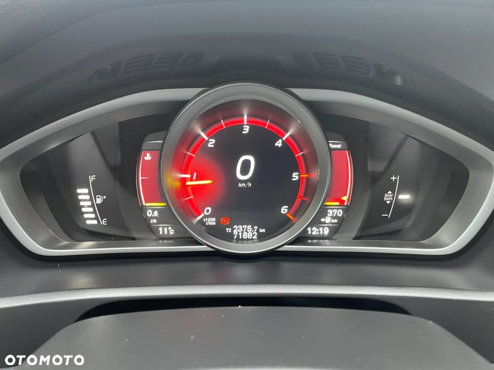 Volvo V40 D3 Momentum - 17