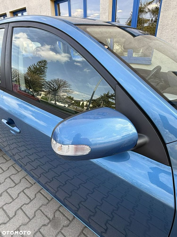 Kia Ceed - 12
