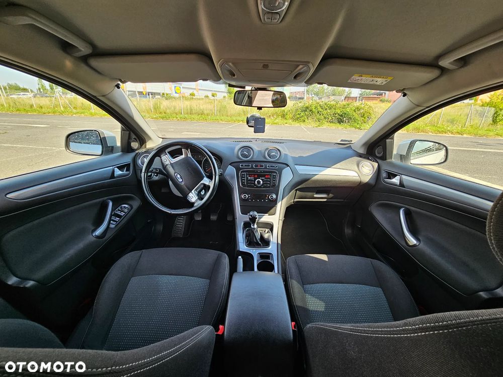 Ford Mondeo 2.0 TDCi Ambiente - 26