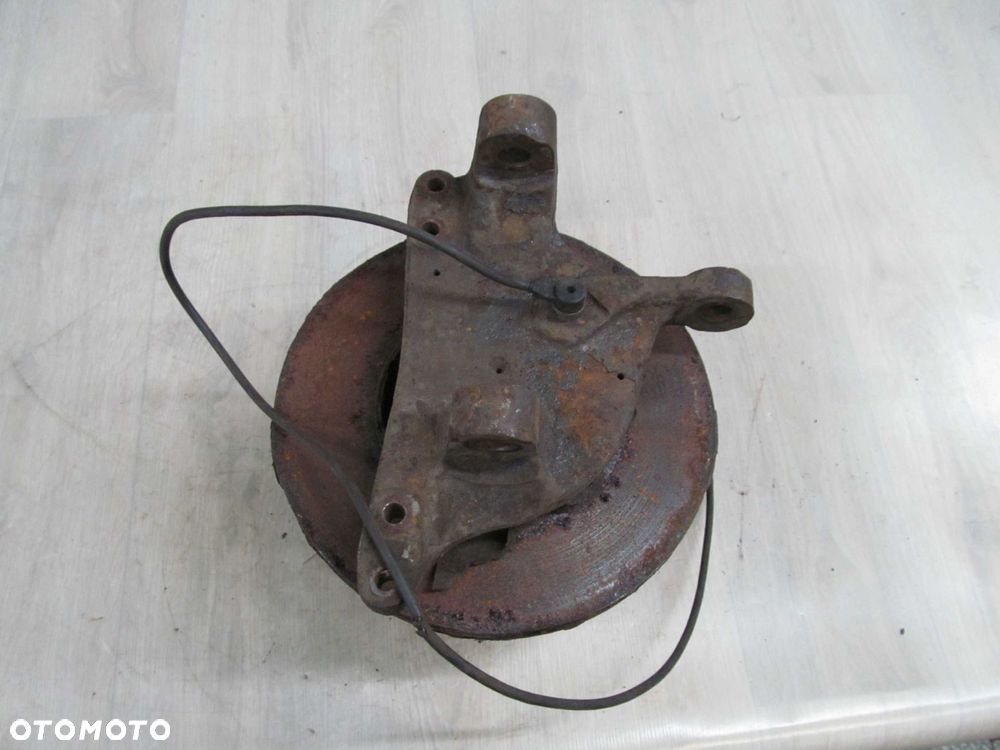 IVECO DAILY IV 65C 70C 06-14 PIASTA ZWROTNICA KOLA LEWY PRZOD - 4