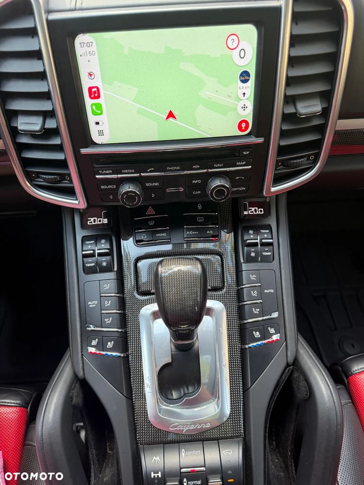 Porsche Cayenne - 22