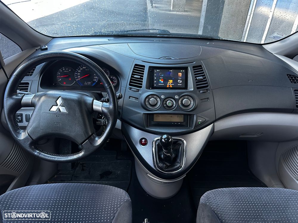 Mitsubishi Grandis 2.0 DI-D Sport - 12