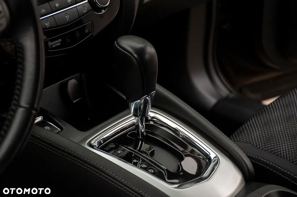 Nissan Qashqai 1.2 DIG-T Xtronic N-Connecta - 17