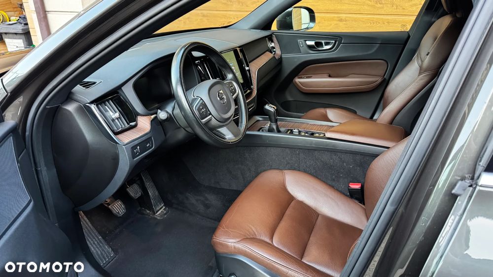 Volvo XC 60 D3 Momentum Pro - 16