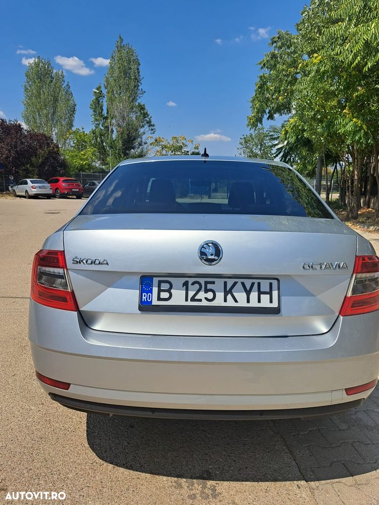 Skoda Octavia Combi Diesel 1.6 TDI Style - 5