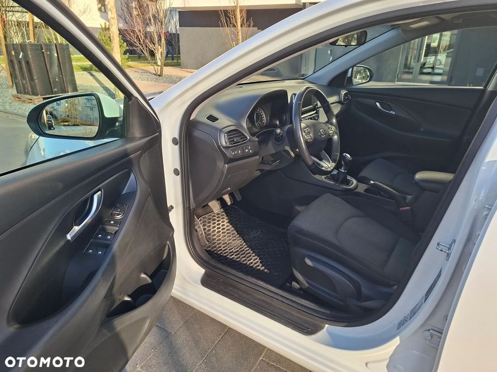 Hyundai i30 1.4 Classic + - 8
