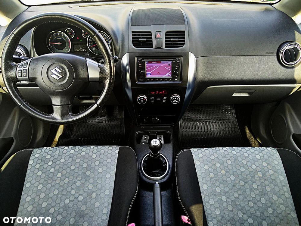 Suzuki SX4 1.6 Comfort Plus - 20