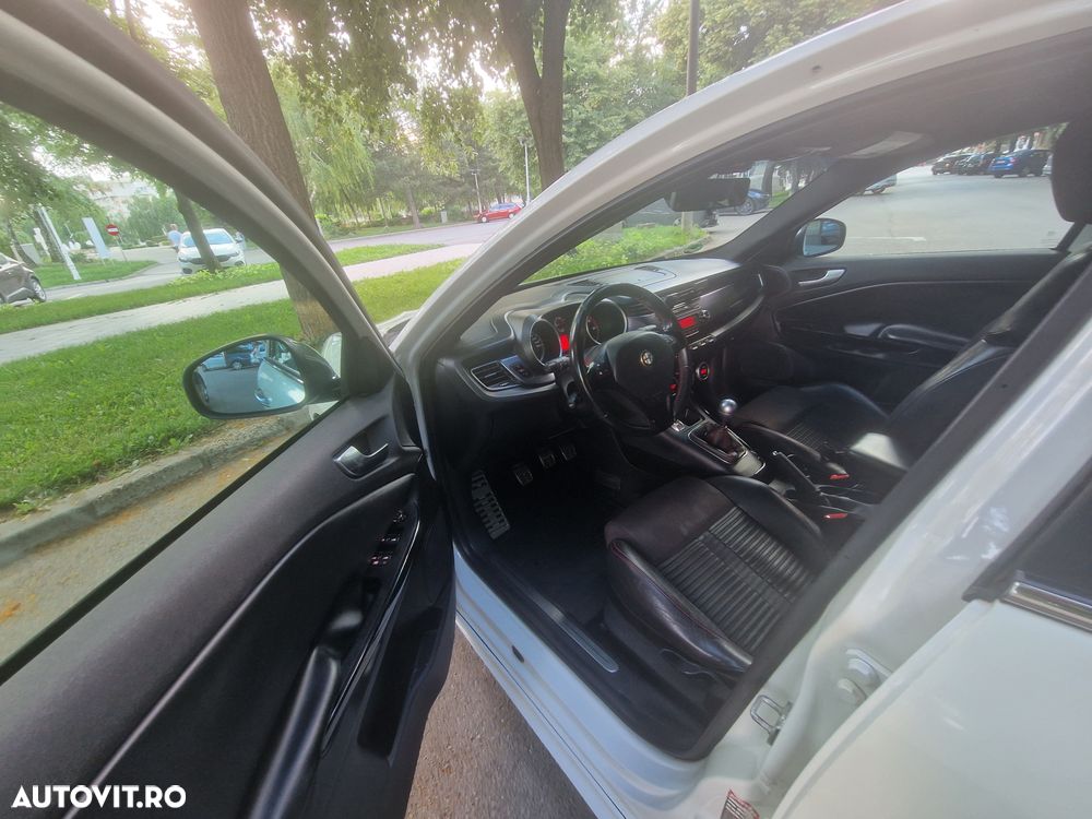 ALFA ROMEO Giulietta 2011 — imagine 8