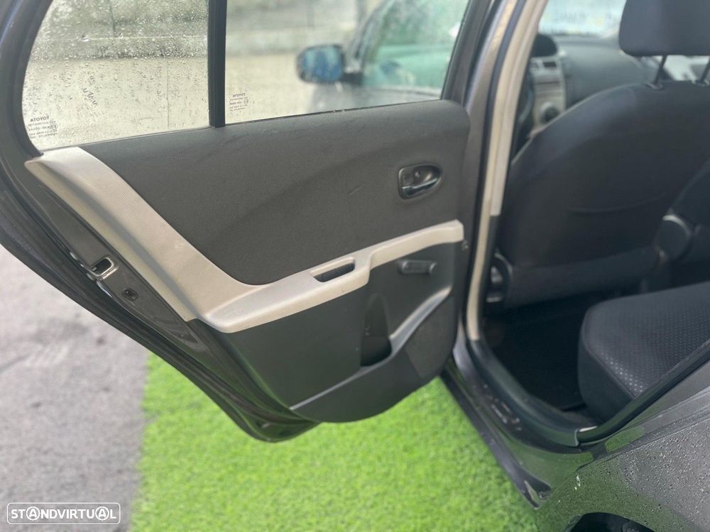 Toyota Yaris 1.4 D-4D AC - 7