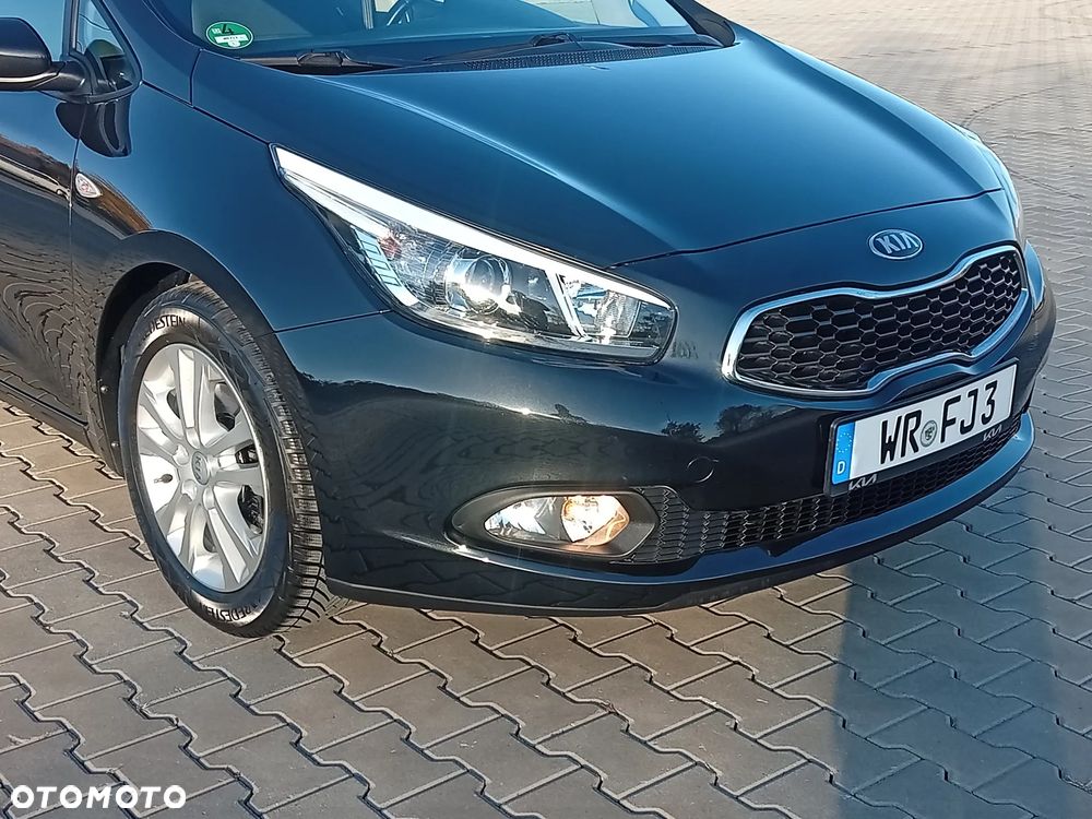 Kia Ceed - 11