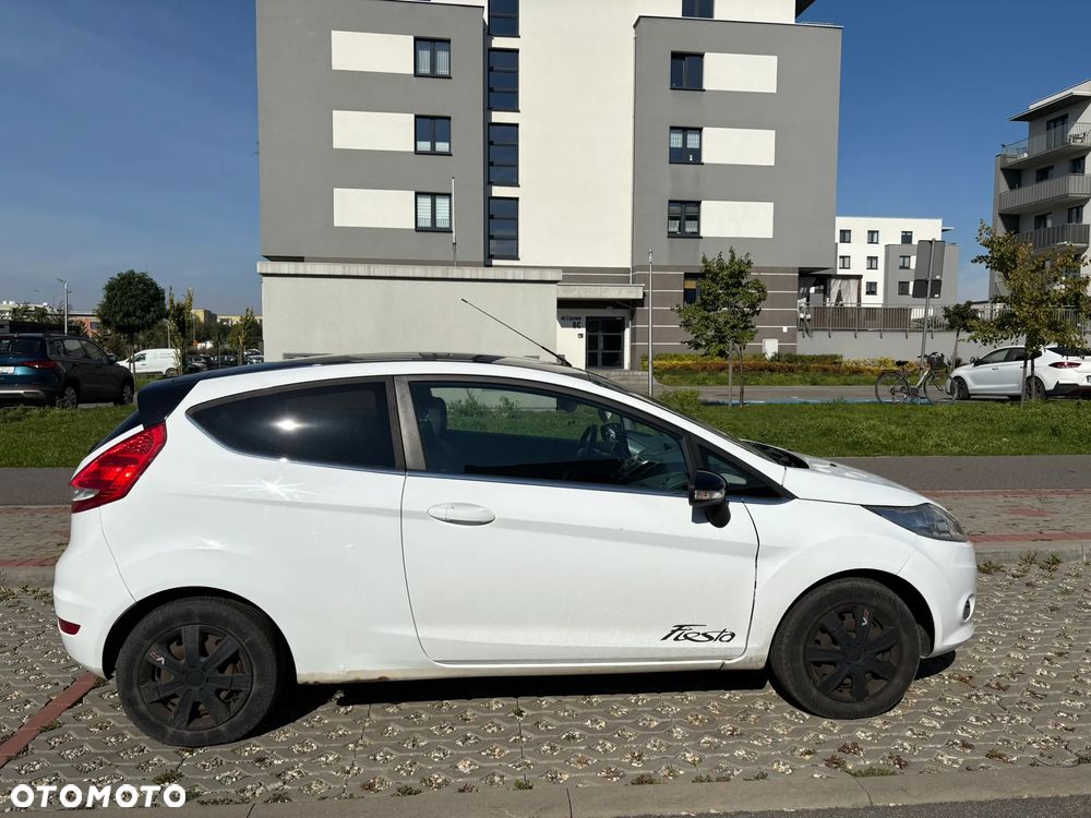 Ford Fiesta - 2