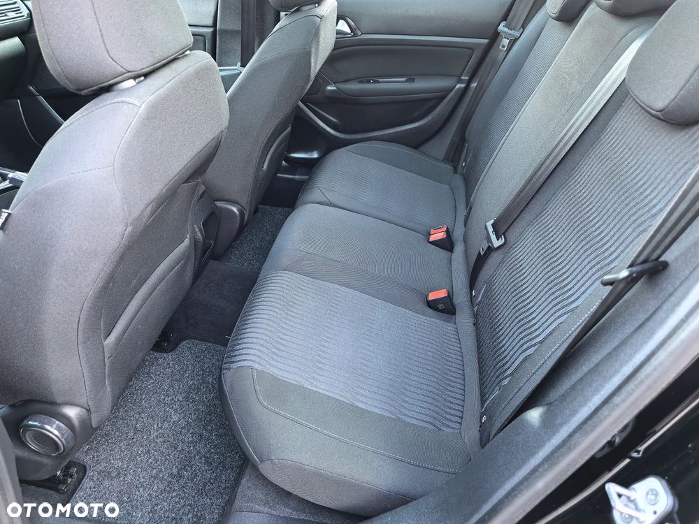 Peugeot 308 1.6 BlueHDi Allure S&S - 15