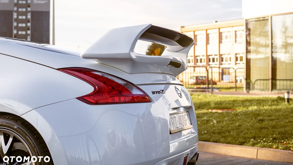 Nissan 370 Z Standard - 18
