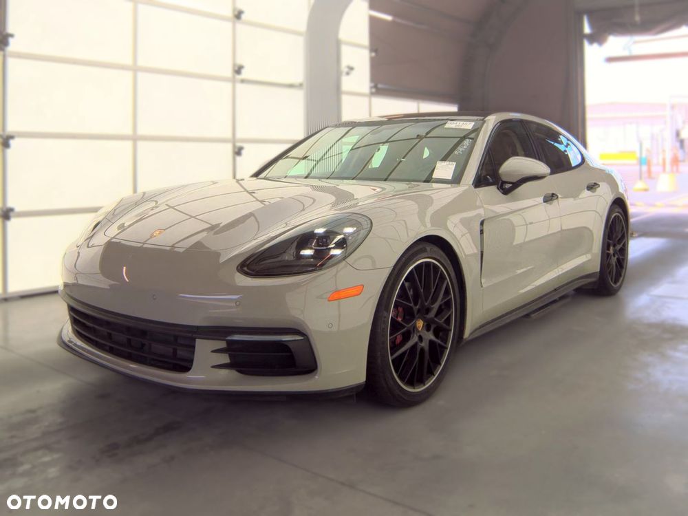 Porsche Panamera - 3