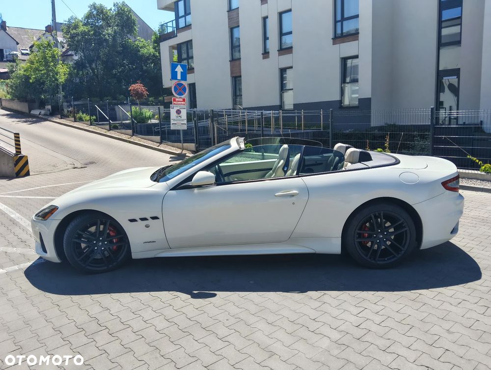 Maserati GranTurismo S - 8