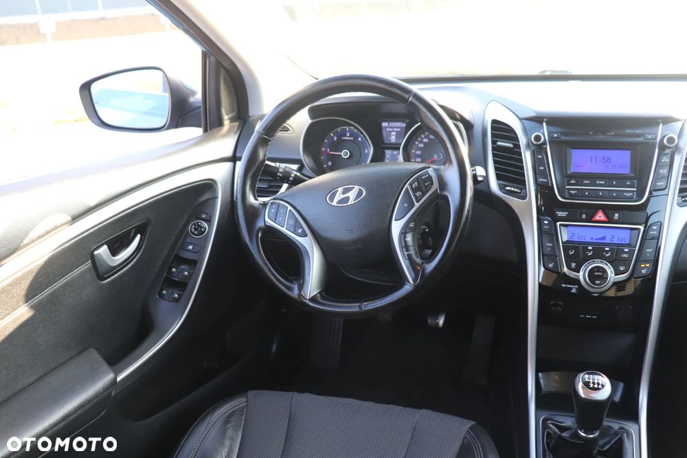 Hyundai i30 blue Kombi 1.6 CRDi Trend - 20