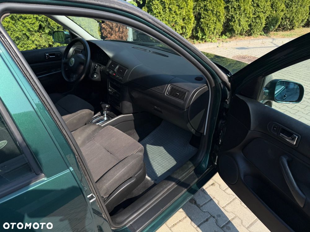 Volkswagen Golf - 25