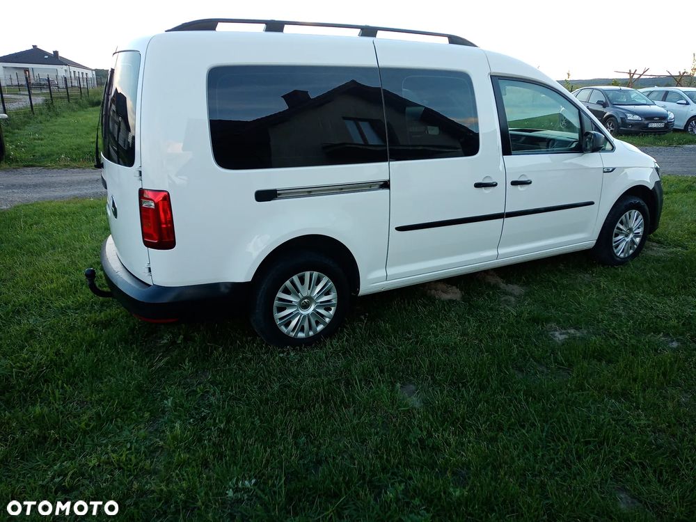 Volkswagen Caddy Maxi 2.0 TDI Comfortline - 3