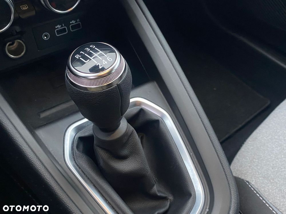 Mitsubishi Colt 1.0T Invite - 20