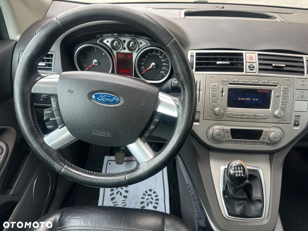 Ford Kuga 2.0 TDCi Titanium FWD - 29