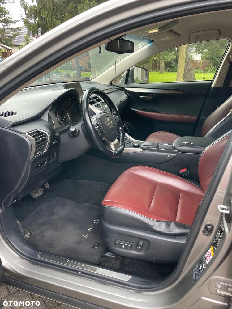 Lexus NX 300h Comfort AWD - 9